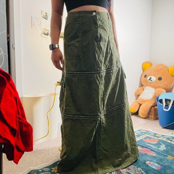 π€ Y2K Green Cargo Maxi Skirt by Social Collision β Adjustable Length π€ - Picture 2 of 2